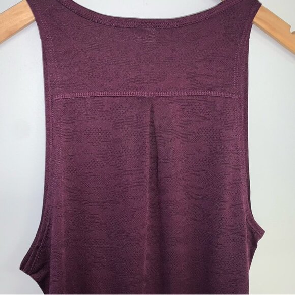 Diadora Tank Top Women’s Size Medium Purple Wine Camo High Neck Slits Activewear - Picture 6 of 7